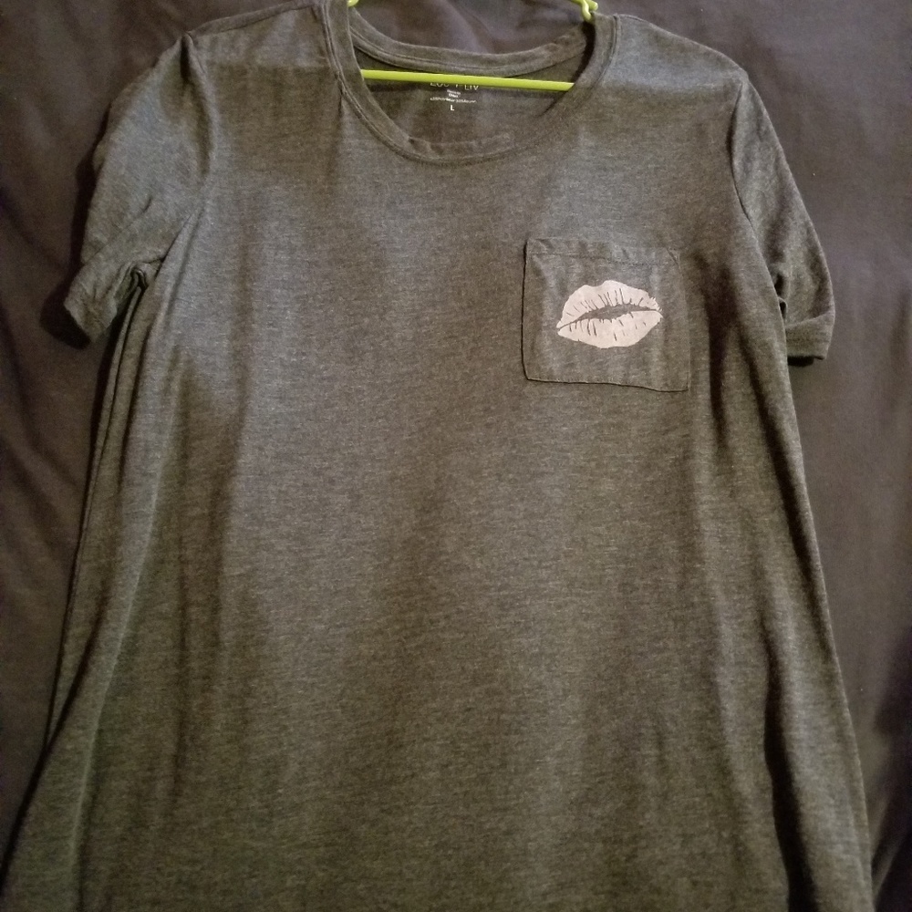Zoe & Liv Tee